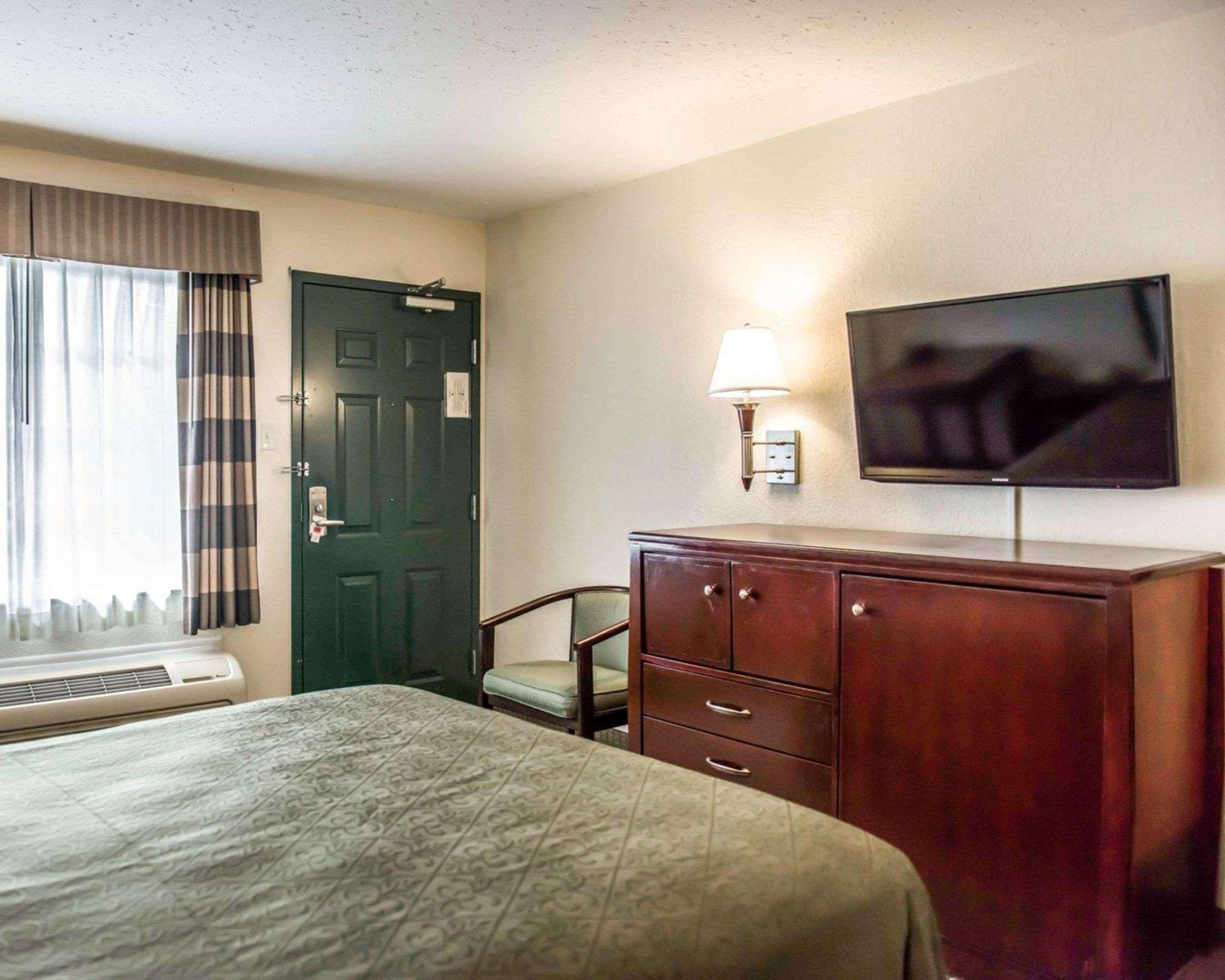 Econo Lodge Lloyd Eksteriør billede